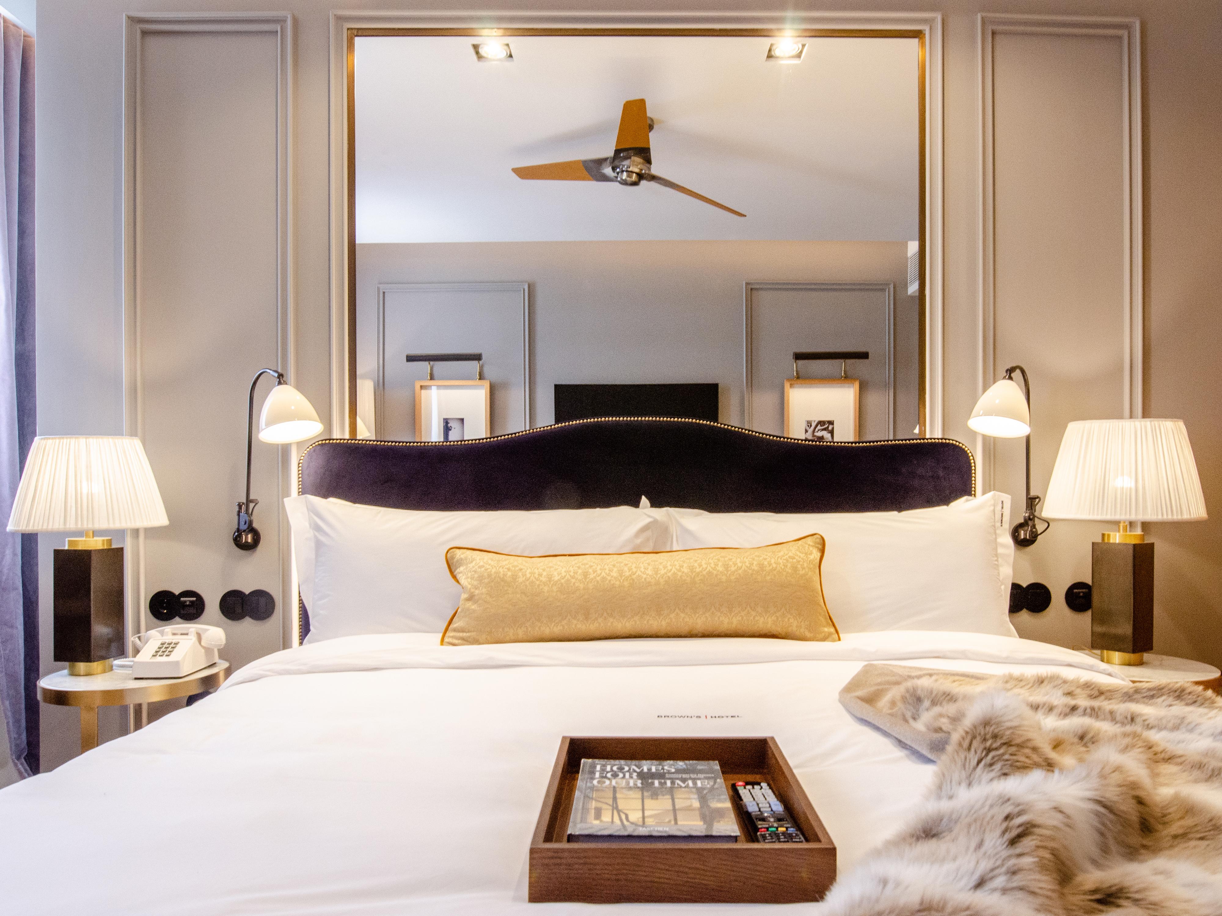 Browns Avenue Hotel Lisboa Kültér fotó A bedroom at The Carlyle