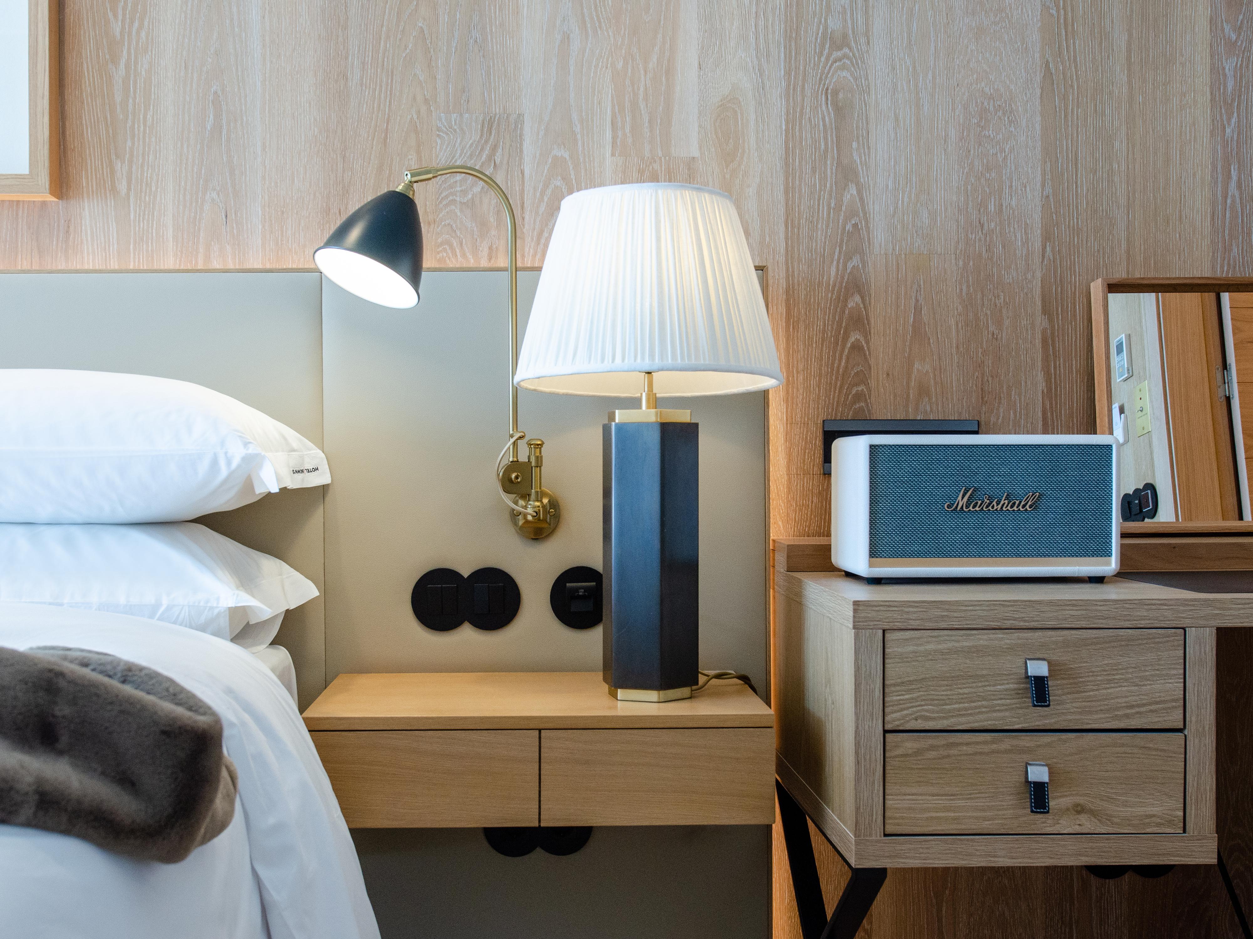 Browns Avenue Hotel Lisboa Kültér fotó A bedside table