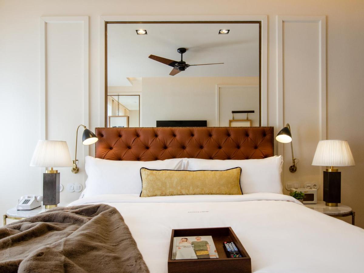 Browns Avenue Hotel Lisboa Kültér fotó A bedroom at the hotel