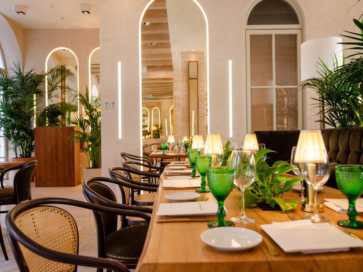 Browns Avenue Hotel Lisboa Kültér fotó Restaurant in the hotel