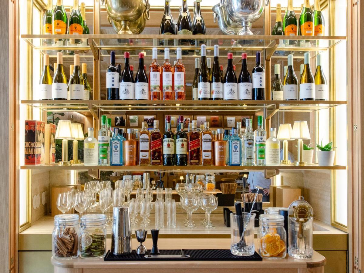 Browns Avenue Hotel Lisboa Kültér fotó The bar at the Ritz